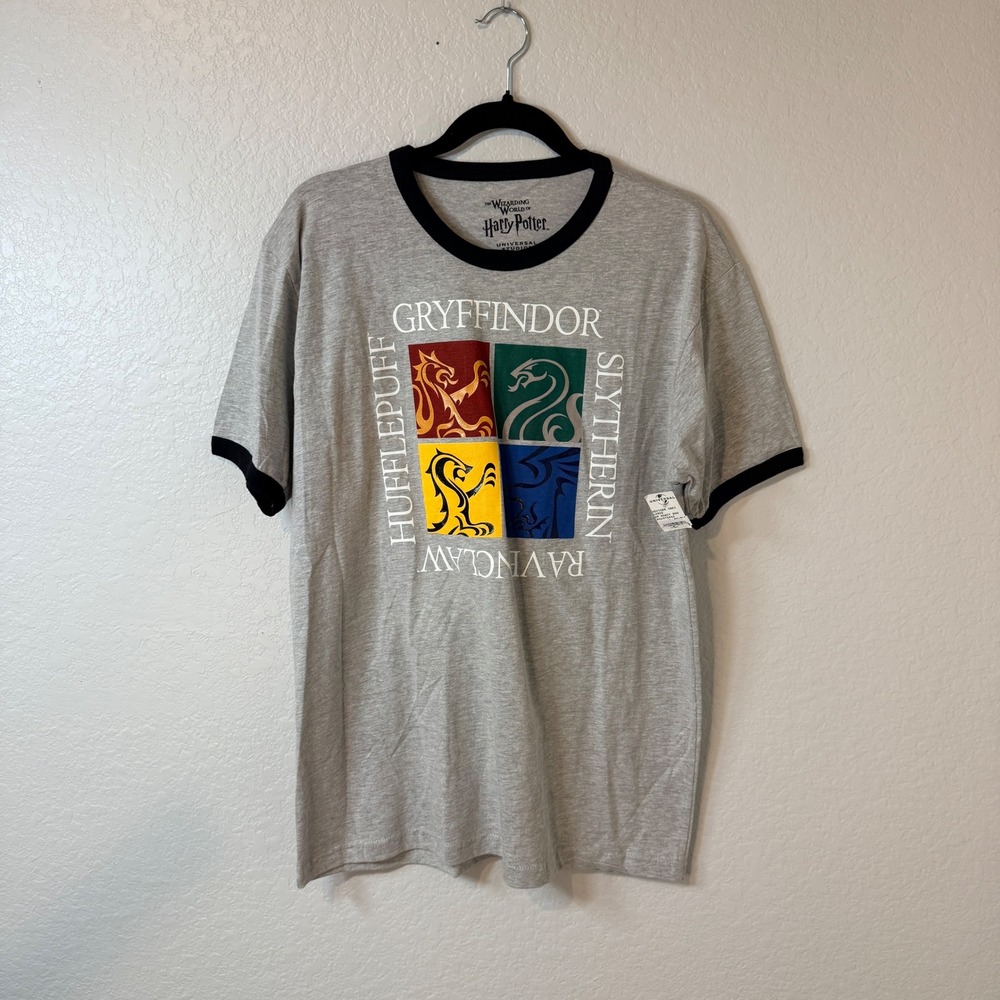 Harry Potter Wizarding World T Shirt L Gryffindor Slytherin Hufflepuff Ravenclaw